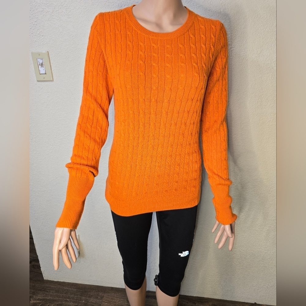 GAP Sweater Womens Size Medium Orange Cable Knit Fisherman Pullover Long Sleeved